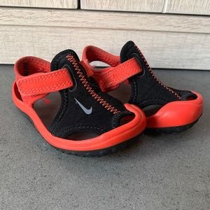 Nike size 4c Sunray sandals/ water shoes